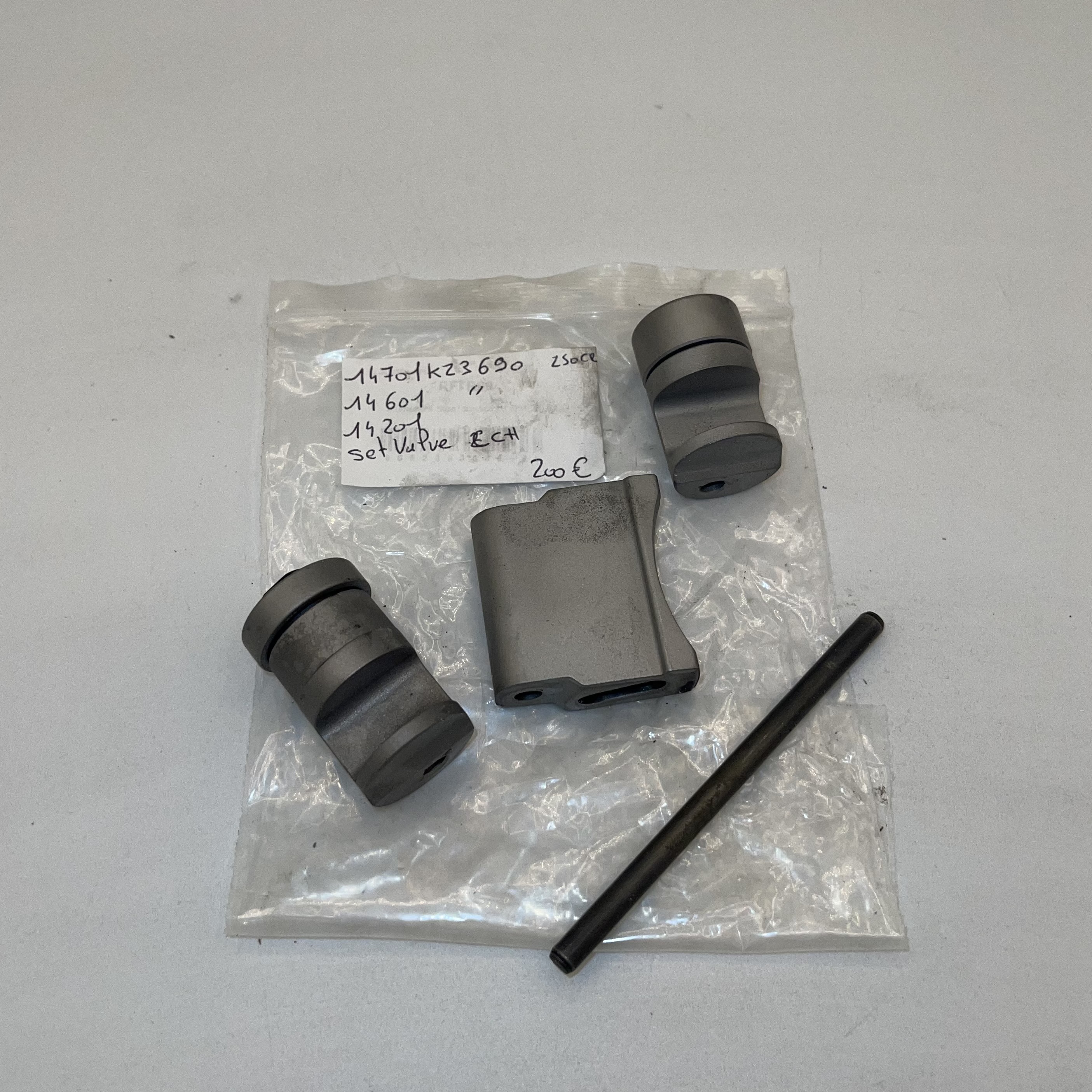 SET VALVE ECHAPPEMENT (250 CR)